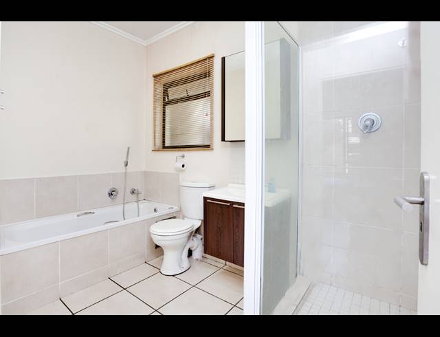 1 BEDROOM APARTMENT FOR SALE IN LONEHILL